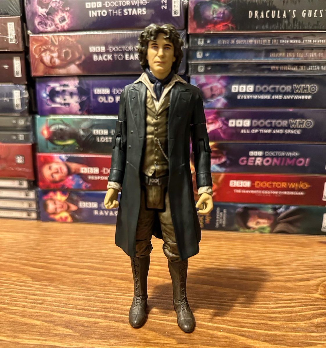 DocGuidera's tweet image. The 8th Doctor
From the comic: The Time Ball
I won’t lie….. this one was easy to make.

#doctorwho #doctorwhocustoms #doctorwhocustomfigure #paulmcgann #8thdoctor