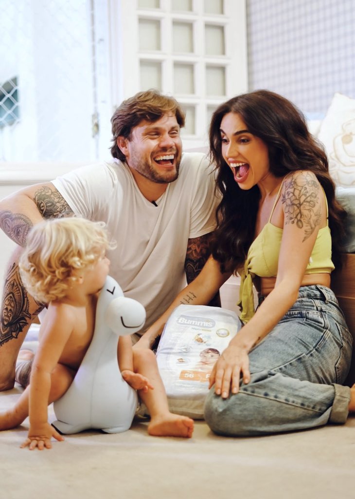 A comemoração esse ano está ainda mais especial! Nossa família cresceu e eu nem sei explicar como estou feliz!!!! 🤍