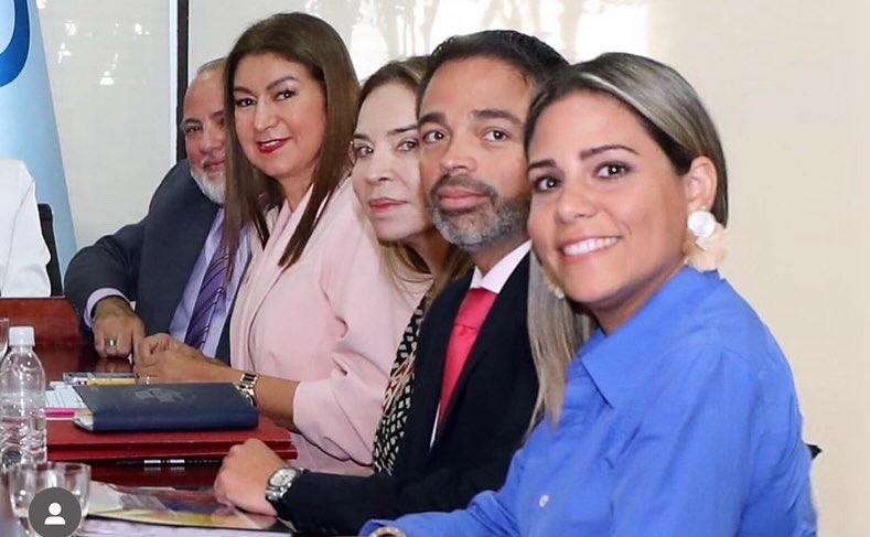 Derecho_paz's tweet photo. Hemos participado en reunión junto al Fiscal General de la República Bolivariana, @TarekWiliamSaab y Pdta del TSJ para establecer estrategias que permitan dar celeridad en los procesos de atención a los privados de libertad con delitos menos graves en los abordajes judiciales. https://t.co/LkDvmROsaL