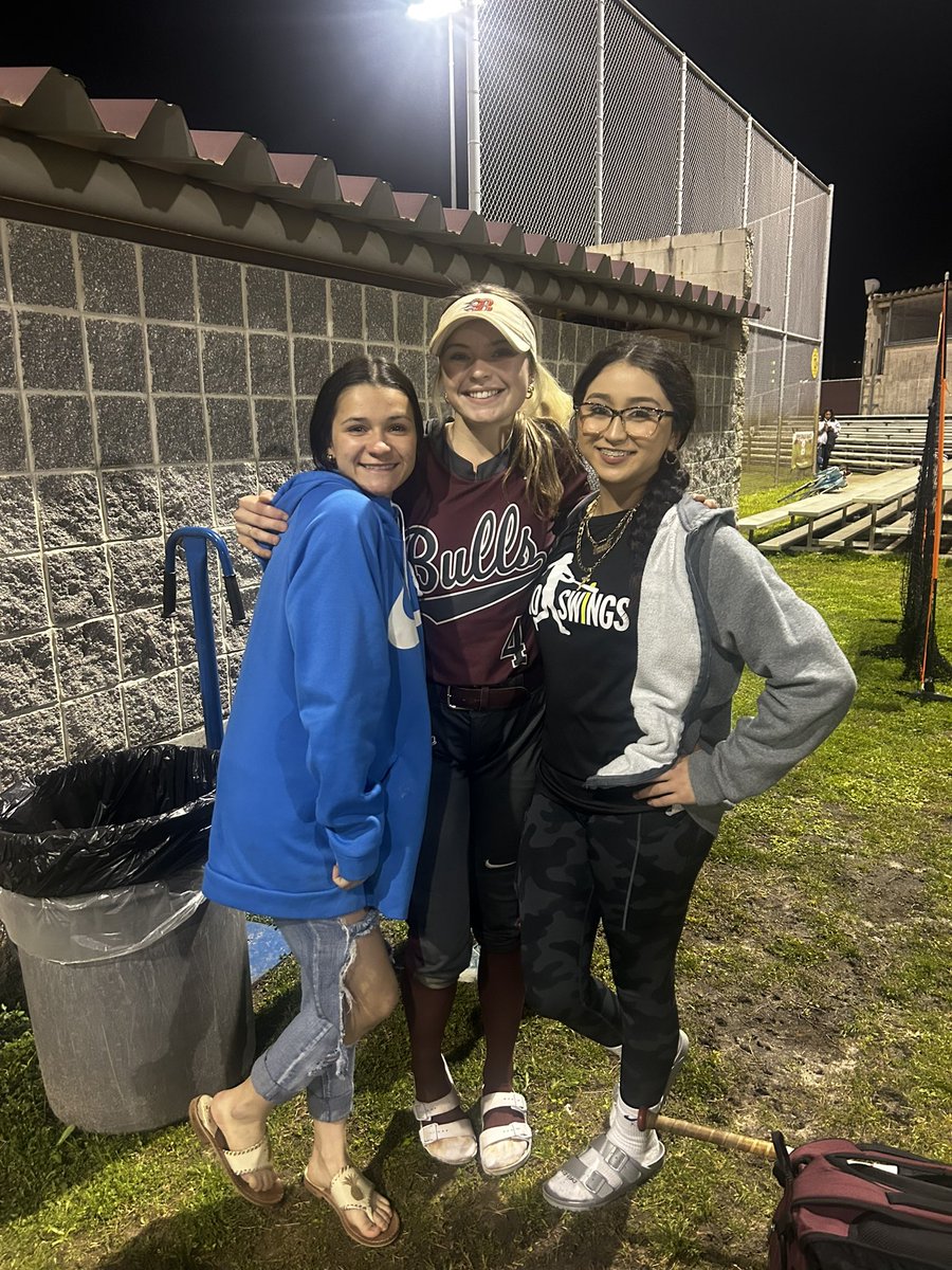 Love to have my girls come and support me, even when they live far away. The best teammates and support system i could ever ask for. 🥹. BE BLAZE ALWAYS. @fl_texasblaze @EmerySkinner25 @SugarBlas1