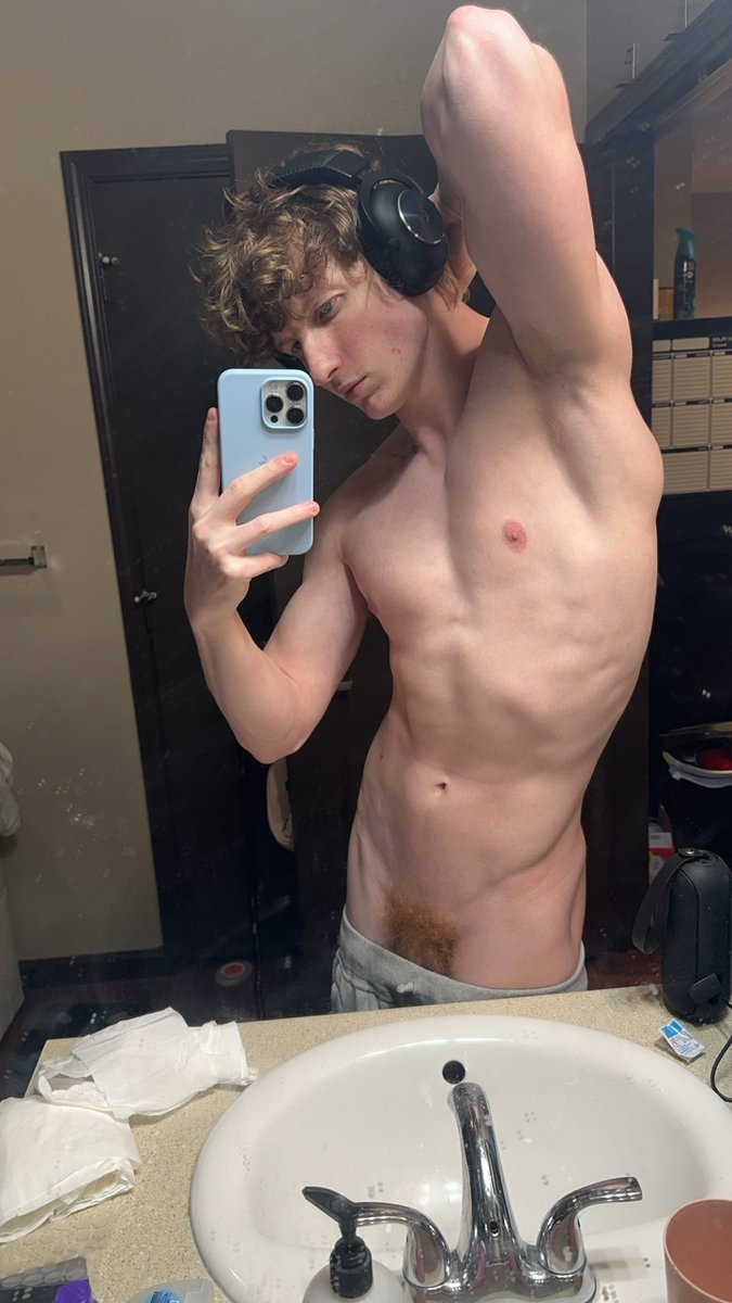 Doing Skypes all day, cum get drained 💦