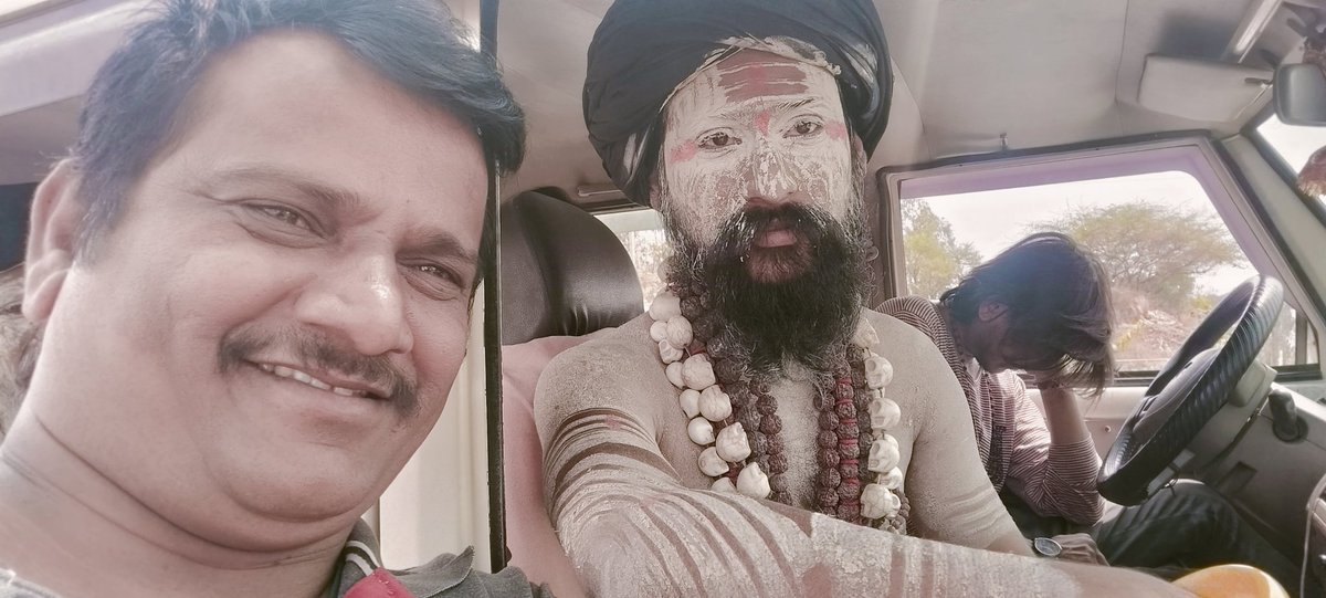 LiveBengaluru's tweet photo. Me with nagasadu #nagasadu #agora #kolarmuniraj https://t.co/fr8Idjev5k