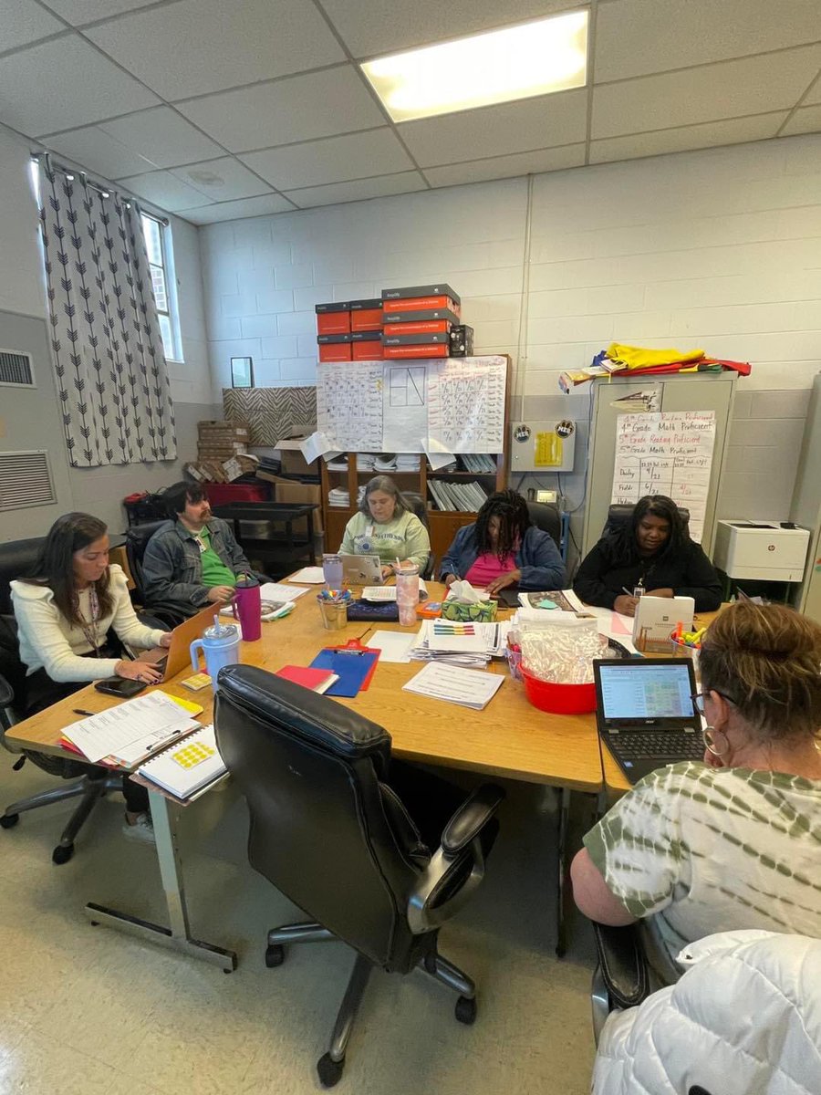 BaileyEducation's tweet photo. 5th grade teachers at Moundville Elementary in Hale County work with Project Manager Cathy Seale on reviewing tested standards to plan instruction that will ensure students are well prepared for academic language of testing. βοΈβοΈ #baileyeducation #LEADwithBailey https://t.co/vBZxzmTKPz