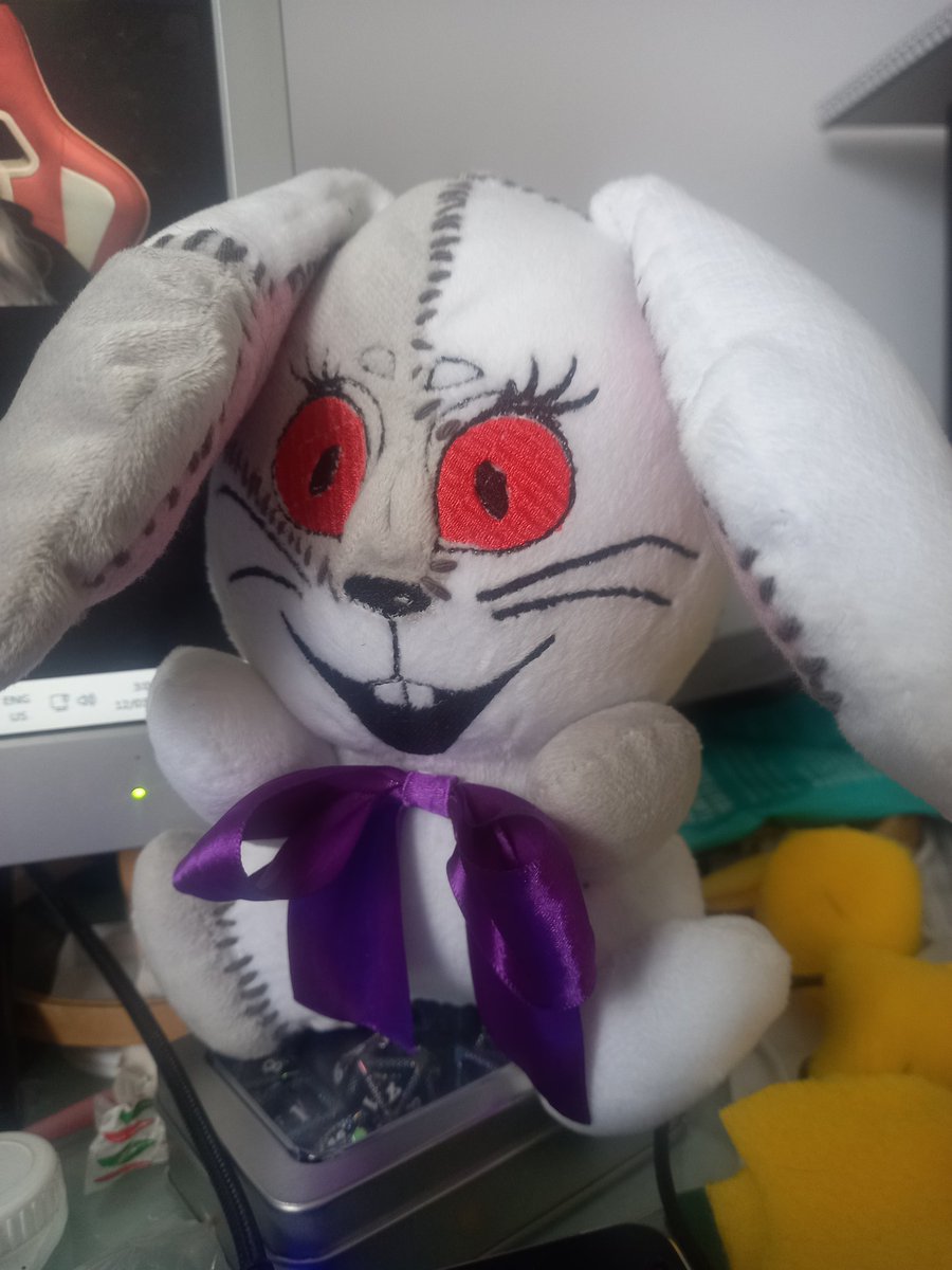 Planning on selling plushies and patches at geddon, hopefully they sell oop