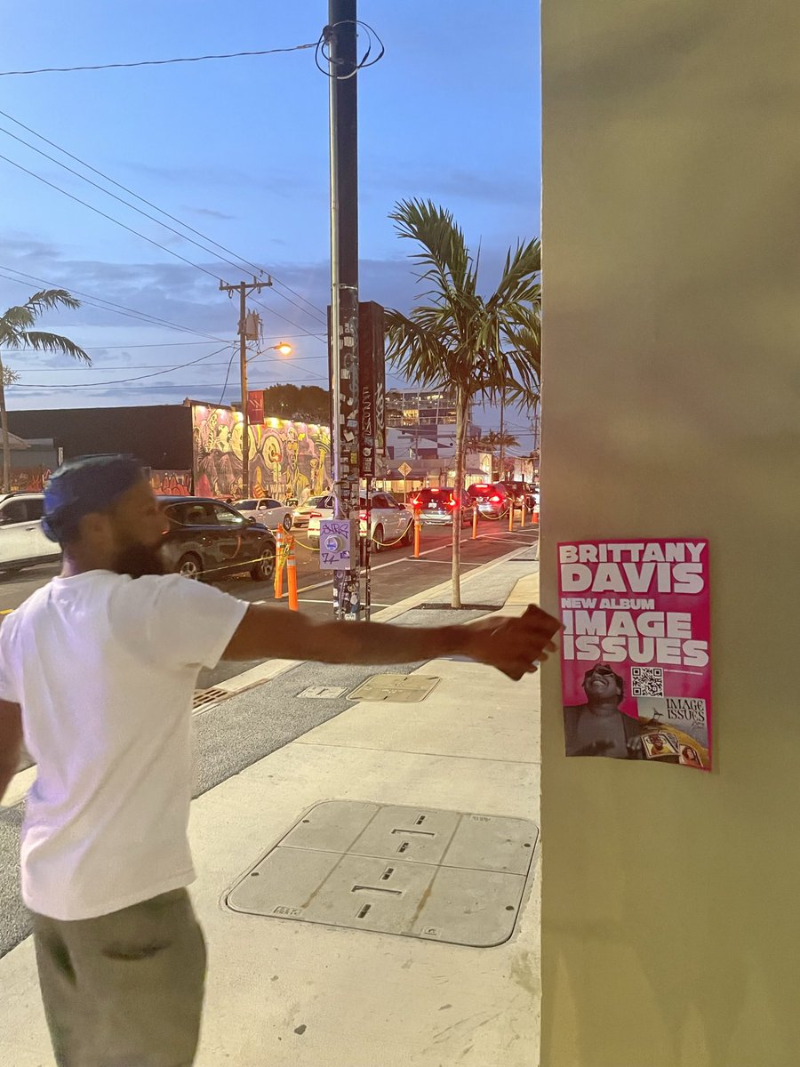 miami_muse's tweet photo. #BrittanyDavis posters all around Miami📍🌴
#newmusic #NewMusic2024 #brittanydavis #imageissues #wynwood #Oscars #miami #katespiracy #orchardambassador #alternative https://t.co/EbR8wSNFRp