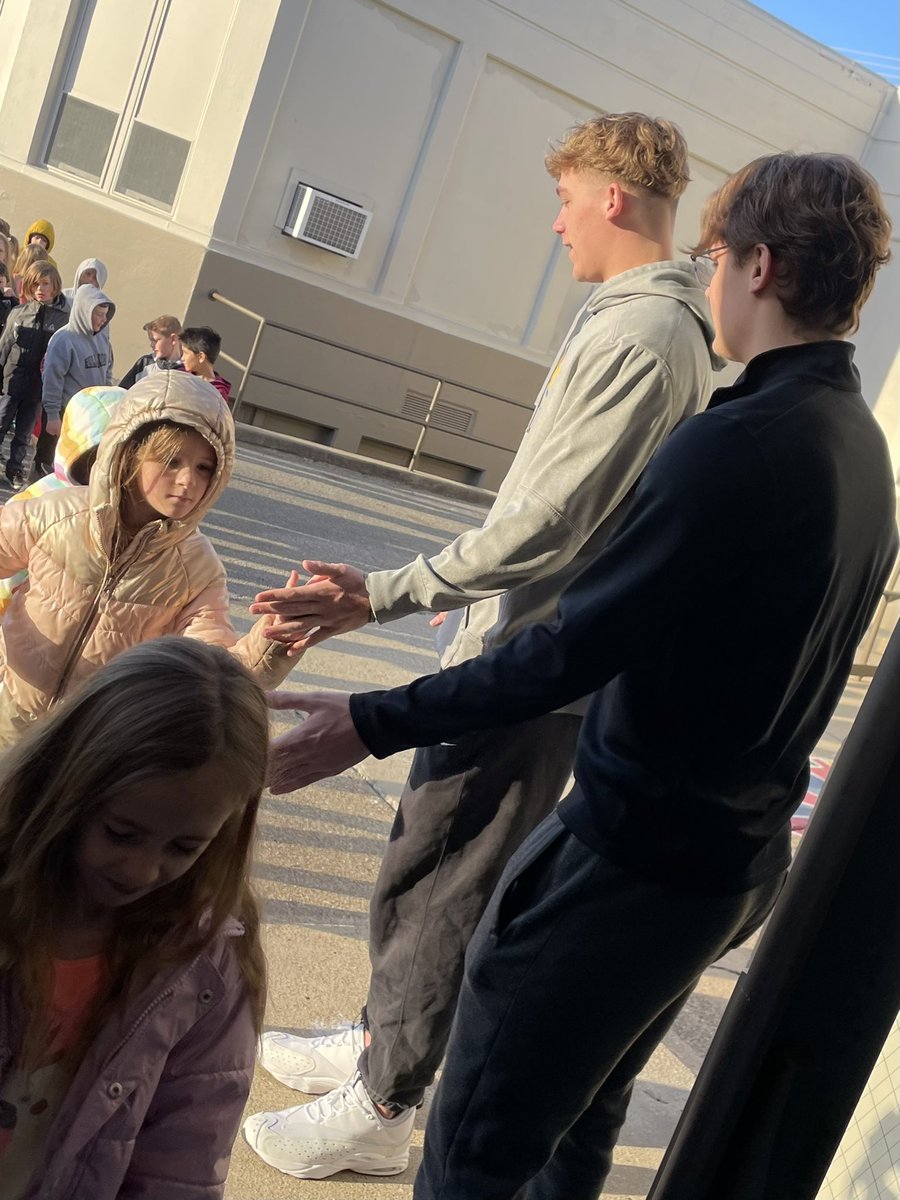 MrsLaceyMoore4's tweet photo. Some of our former @Jefferson_Carmi kids, who are now college basketball players, came this morning to greet our students and get them fired up for state testing! 🐾 https://t.co/RsHEbevcNs