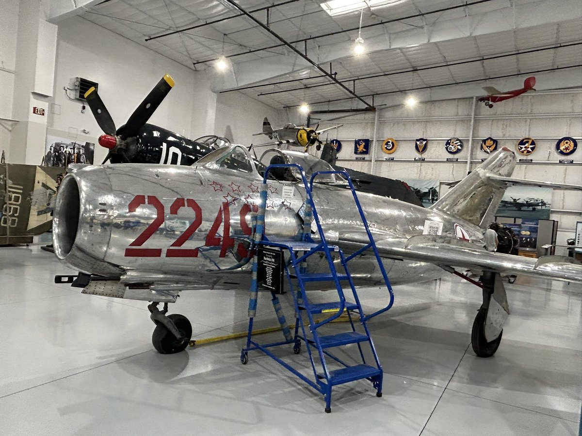 Enjoyed @AZCAF for the first time. Excited to see my favorite plane. What a pleasant surprise of a cool Air Force museum. 💙💜