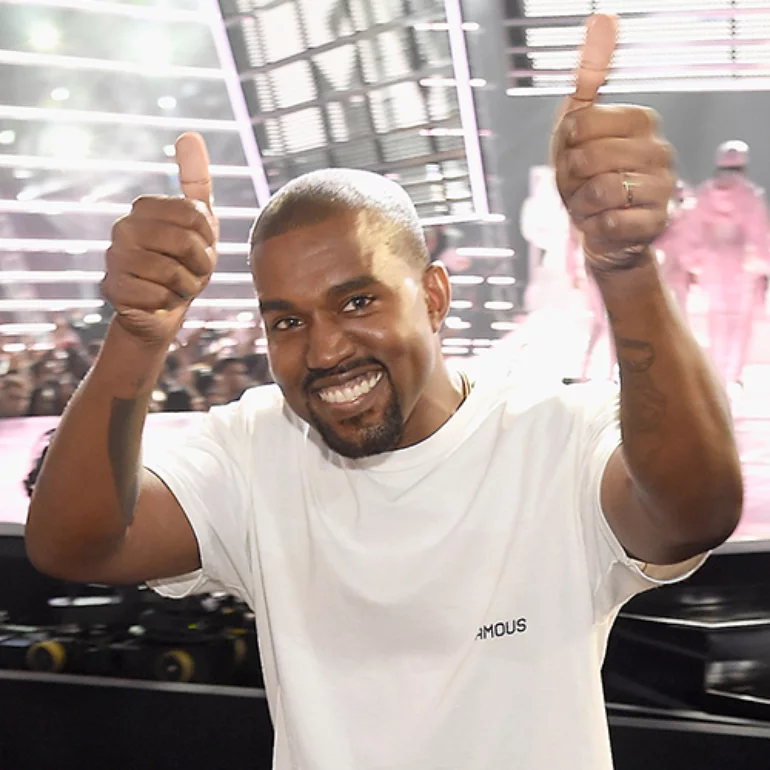 rapworldbr's tweet image. Kanye West faz postagem em instagram mandando Drake, Adidas, Hailey Bieber e todo mundo Se f*der.

"Rich, Ty Carti e os apoiadores que ficaram ao nosso lado através de tudo isso. Esse número #1 é para vocês, é para as pessoas que não serão manipuladas pelo sistema. Foda-se adidas…