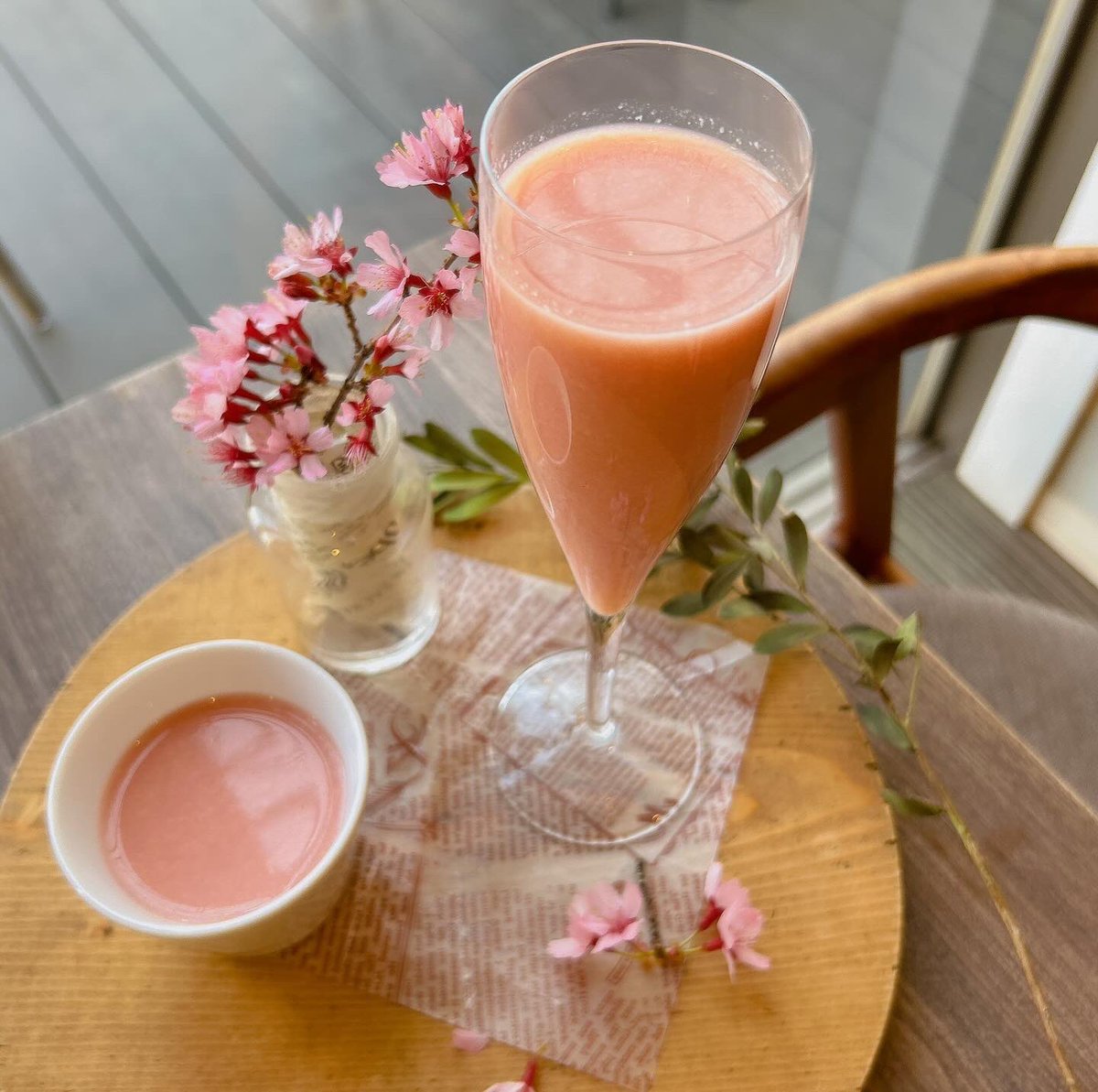 NEOGardenCafe's tweet photo. 甘酒始めました✨

・ノンアルコール
・砂糖不使用、麹あまざけでお米由来の甘味
・酒粕を使用していないので、風味に特有のクセがない
・埼玉県産のお米と桂木ゆずを使用
・冷やしても、温めてもOK
・保存料不使用

飲む点滴と言われ程栄養豊富✨
季節ほ変わり目で体調を崩しやすい身体や美容にも🙆‍♀️ https://t.co/aC4nwEknGO