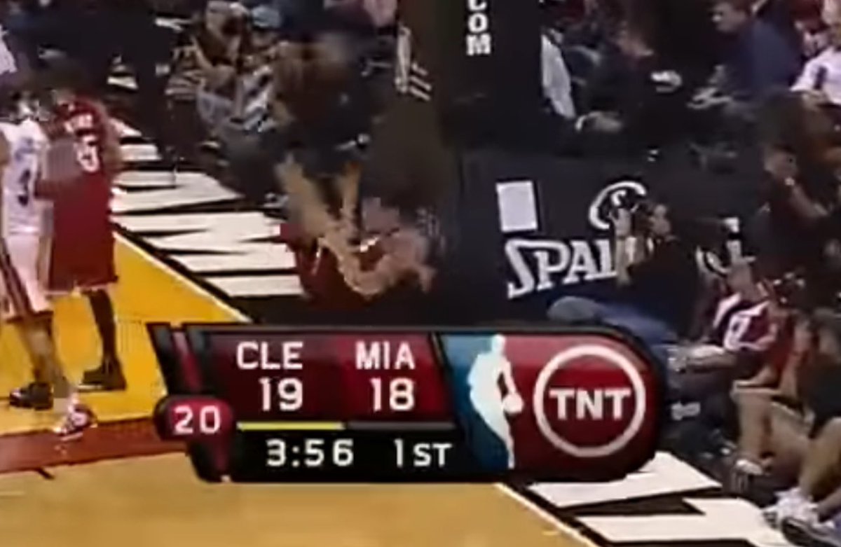 Wemby Got Varejao’d