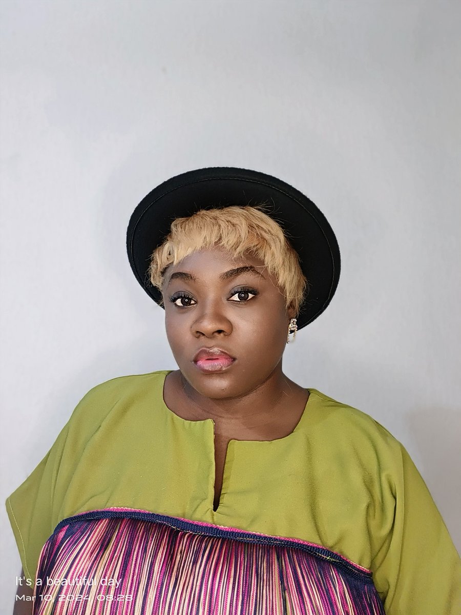 Oluwalucy's tweet photo. I took some minutes this morning to scroll through my page.
From August 2017 till date, I am really thankful for growth.
Even though I don't post here often, but every time I am close to giving up, I come back here to remind myself how it all began.
From my first bag and umbrella https://t.co/knuaGqgVrW