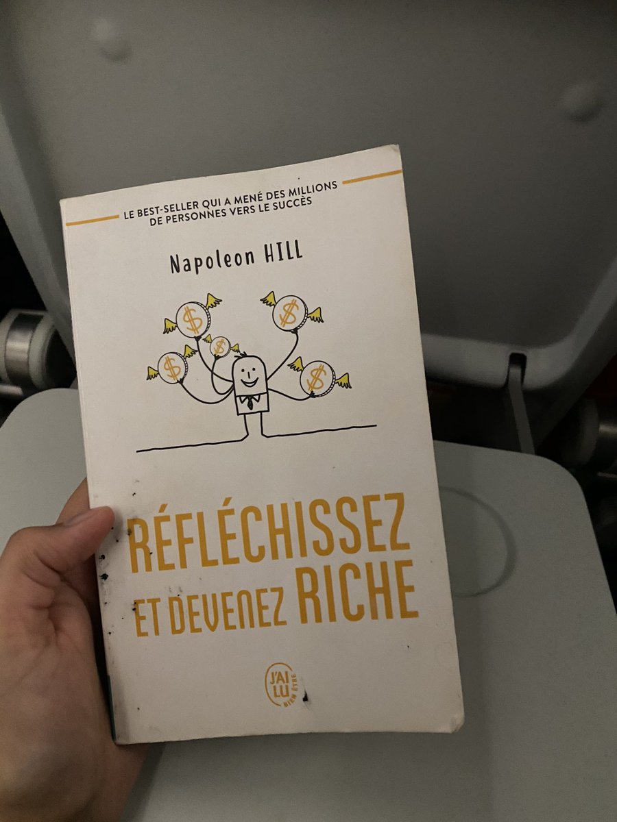 Retour à la maison, ce week-end a été bénéfique, j'ai compris en allant à Marbella, que c'est en voyageant que les idées te viennent. Les voyages te font ressentir des vibrations et des sensations qui te feront accomplir tes buts, au charbon ⚔️