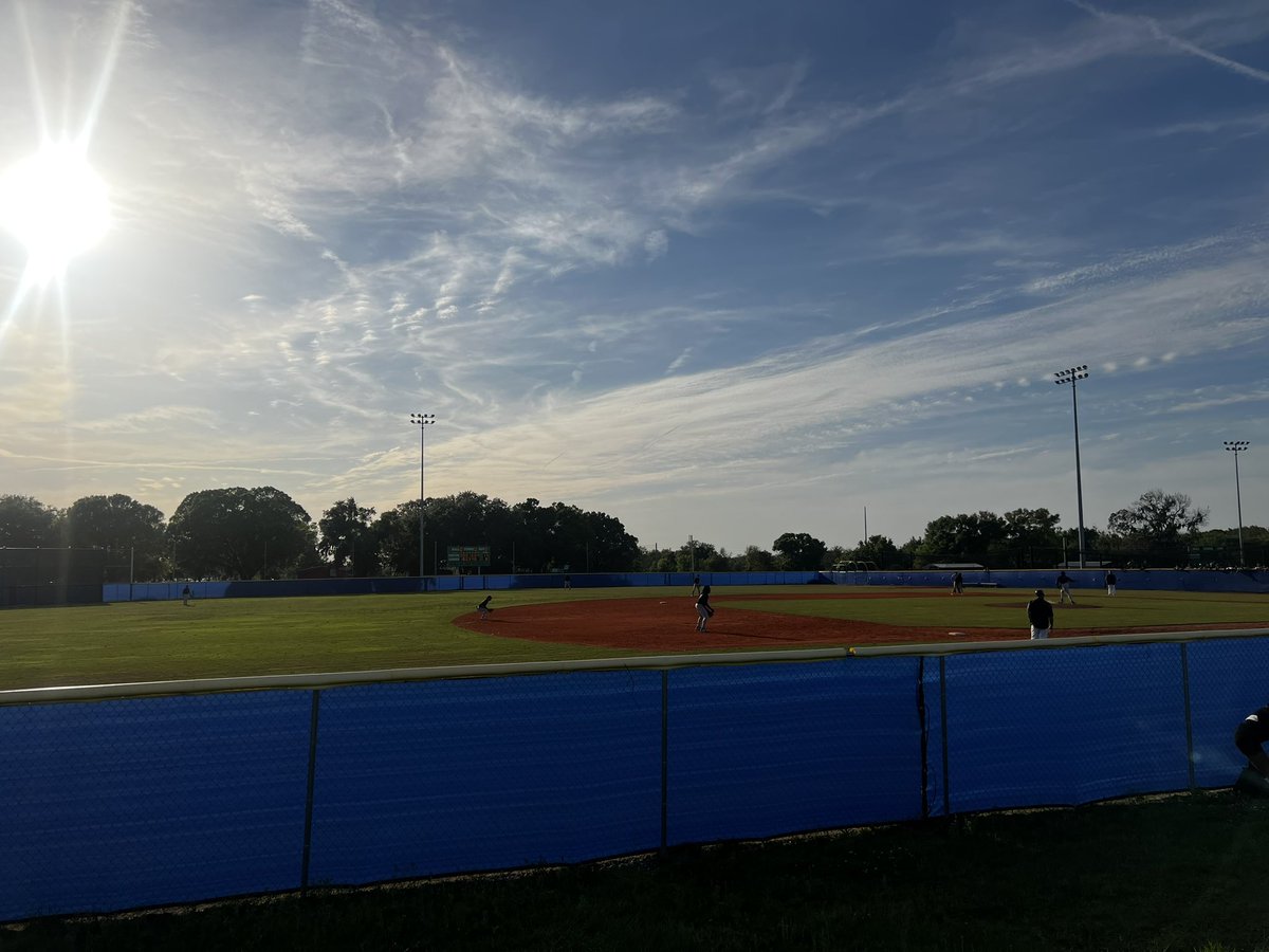 ManyLions1Pride's tweet photo. King vs Seffner Christian at Sumner for the Saladino Tournament!! Let’s go Lions!!! https://t.co/y6n46hiGIU