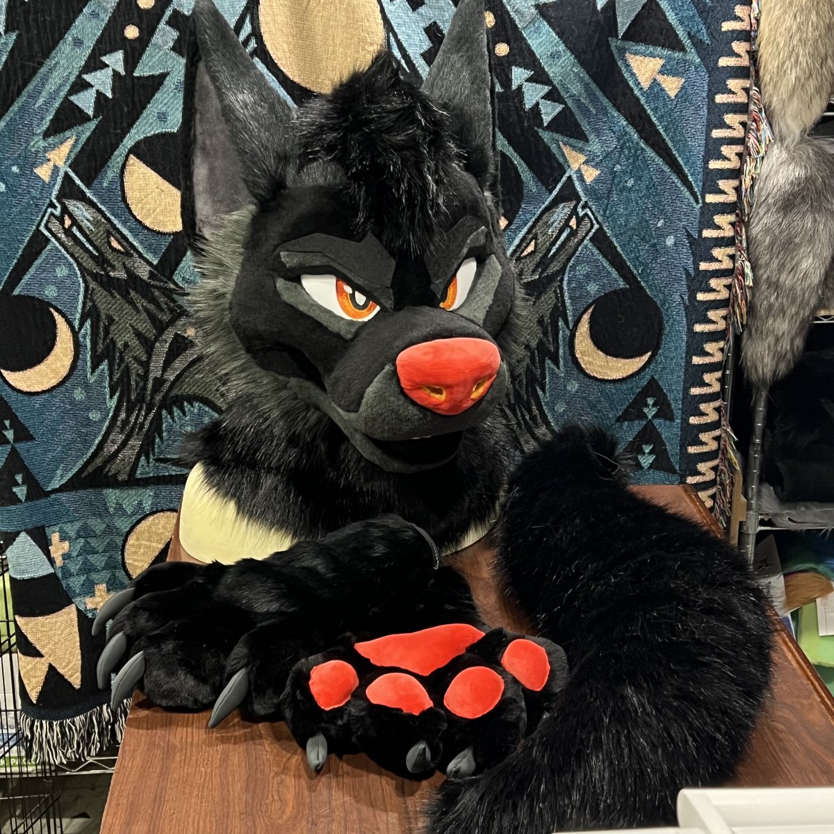 _RANC0R's tweet photo. Three days left for this guy!🔥

 Info below, plus a 🔗 for lots of photos and videos. As people request detail shots or close ups, I'm adding them there!

#fursuit #furryfandom https://t.co/aVCgNt3ib9