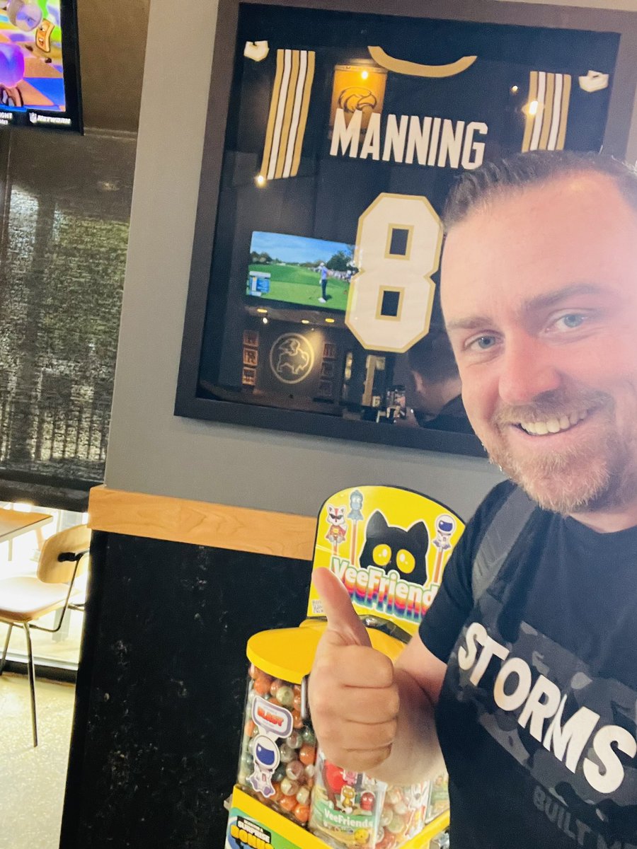 justinlsmithwoo's tweet photo. Location #5 live!! Covington, LA. Ready to rock and roll in the middle of the dining room! #vfmini #veefriendsminis #veefriends @garyvee @VeeFriendsCards @veefriends https://t.co/7egVsq0nTM