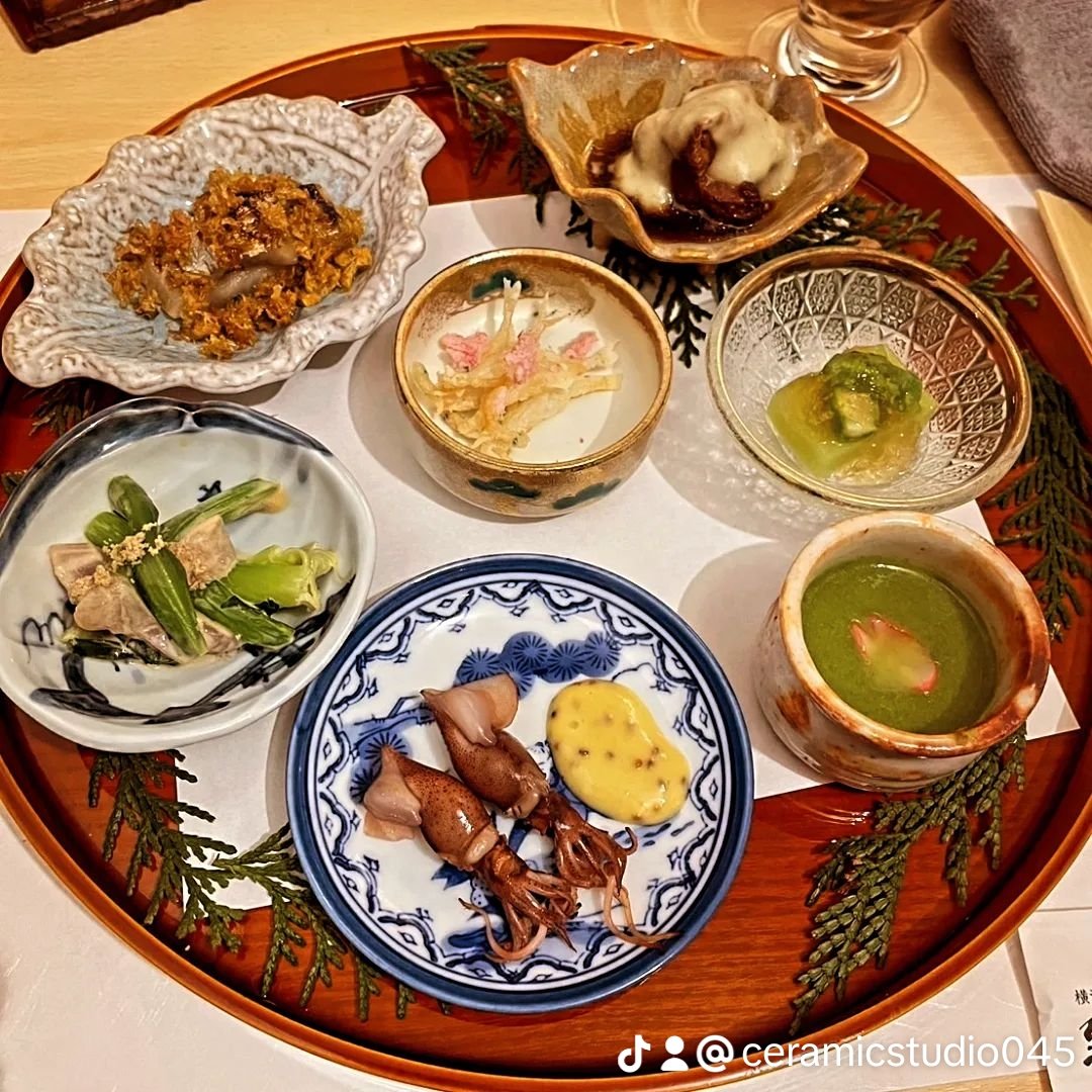csy045's tweet photo. 取引先の歯科Dr.に懐石料理ご馳走になりました。インプラントメーカ���の方も同席して、大変有意義で楽しい時間でした✨美味しかったです!
#懐石 #セラスタ #歯科技工 #至誠  #インプラント #歯科 https://t.co/4L3TYytADb