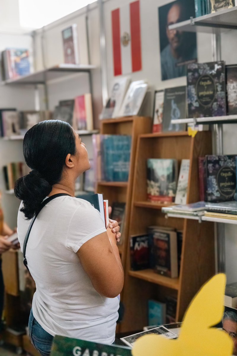 gabolibrosmx's tweet photo. 🤩Recibiendo a nuestros jóvenes universitarios en nuestro gran stand de la FIL UJAT-2024.👩🏻👩🏽‍🦱🧒🏻🧒🏼
😊Gracias por su visita, continuemos disfrutando de todo lo que está preparado para ustedes.📚📚 @UJAT 

#gabolibros #feriaujat #lectoresinfinitos #lecturasrecomendadas #filujat2024 
#librosjuveniles #juchimanes
