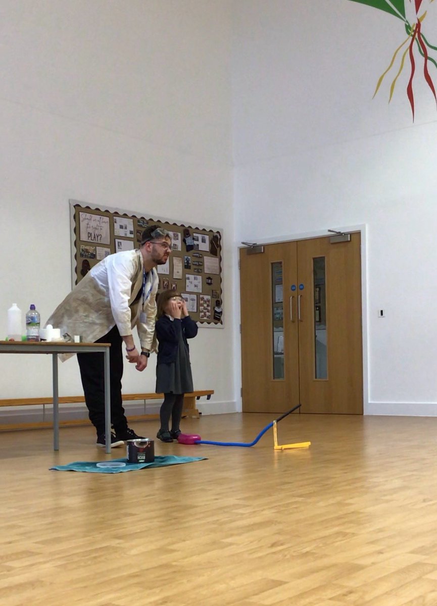 EYFS loved their 'Silly Science' workshop this morning. What an exciting start to our week. 🥼🧪 💚#BritishScienceWeek