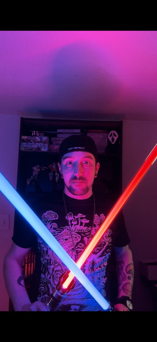 BeardedBanditTV's tweet photo. Went to my first con this weekend and had a blast. I bought me and Liz both a lightsaber and ended up winning a free one in a raffle from @ultrasabers. Can’t wait to get them out and make some videos. #lightsaber #PCKC #PCKC25th #cosplayer https://t.co/w4oyIPyaQ2