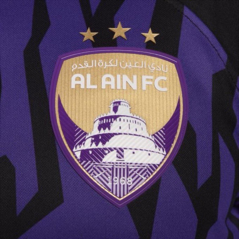 mAlbade3's tweet photo. رغم الهالة الإعلامية، فعلها الزعيم وأقصى النصر وأثبت أن العمل ليس بالتغريدات وأن الكبير في الملعب وليس "لايك وشير" .. كنتم تسأ��ون: من هو العين؟ هذا هو العين💜✌🏼 https://t.co/kA01ylnvsM