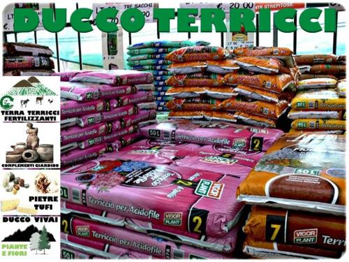 reteimprese's tweet image. #Rivoli #Legna #Ardere vendita fornitura terricci stallatico humus torba ammendante concimi chimici e oerganici  terra da coltivo sia per privati che per  giardinieri professionisti fornitura a sacchi singoli o ...  legna.reteimprese.org/pro_A59856B539…