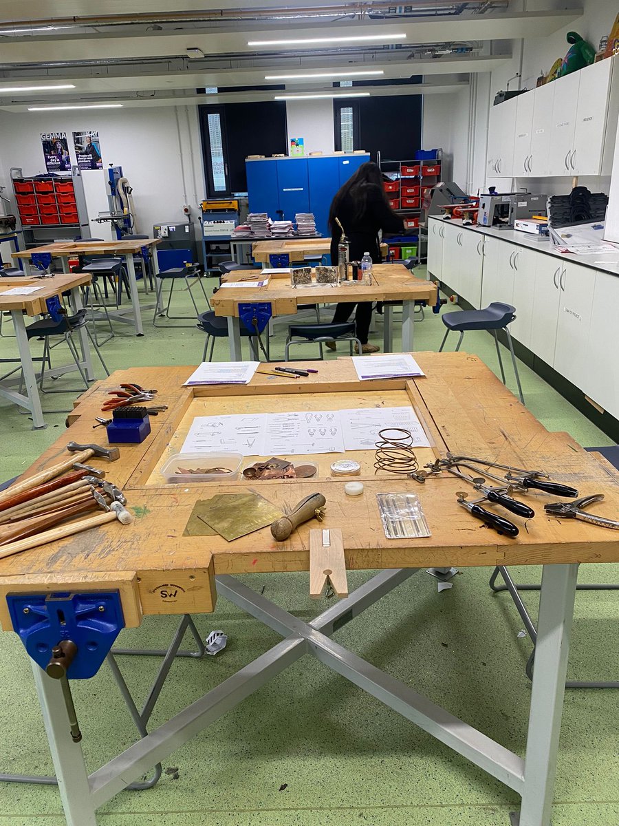 OROJewellers's tweet photo. Myself &amp; Alicia held taster classes in metalwork &amp; Hair Design at the Oasis Academy Don Valley today #iwd  @OasisAcademies @Sheffieldis @VisitSheffield @sheffcitycentre  @attercliffepost @Attercliffejam  @AttercliffeCofM  @LoveAttercliffe  @SheffieldinMind @SheffCityHall https://t.co/g2AbsOaZfZ