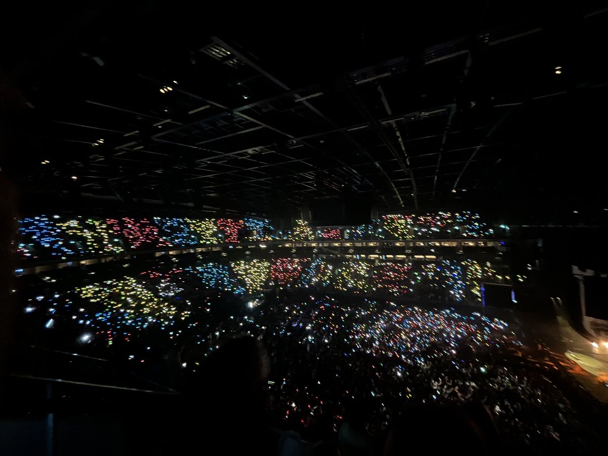 starsonmymind's tweet image. The Show fan project for @NiallOfficial in Berlin #TheShowLiveOnTour #theshow ❤️ 💛 💙