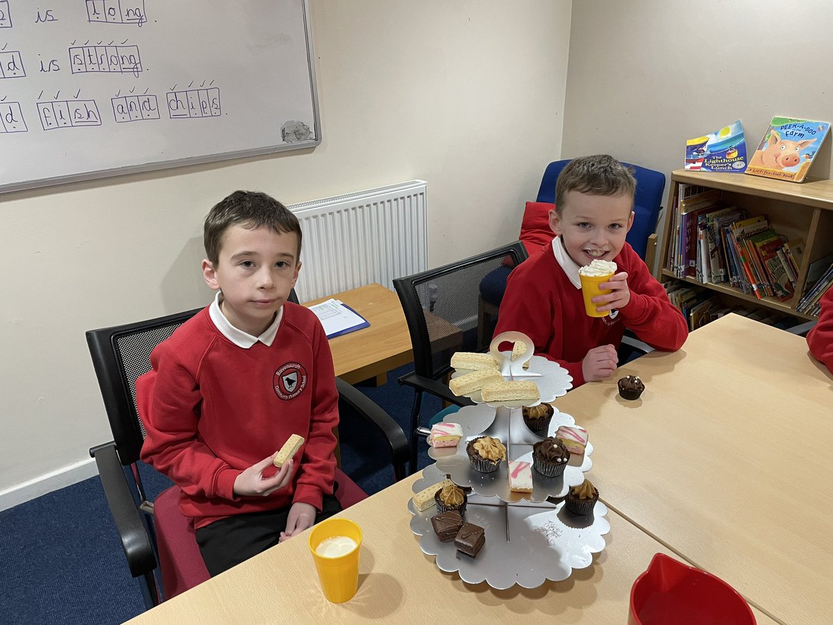 RavenscroftCP's tweet photo. Well done to last week’s 100% attendance winners who celebrated with Afternoon Tea with the Headteacher #InEveryDay #InOnTime🧁 🥛 ☕️ #AttendanceMatters https://t.co/1WDqnUHMV1