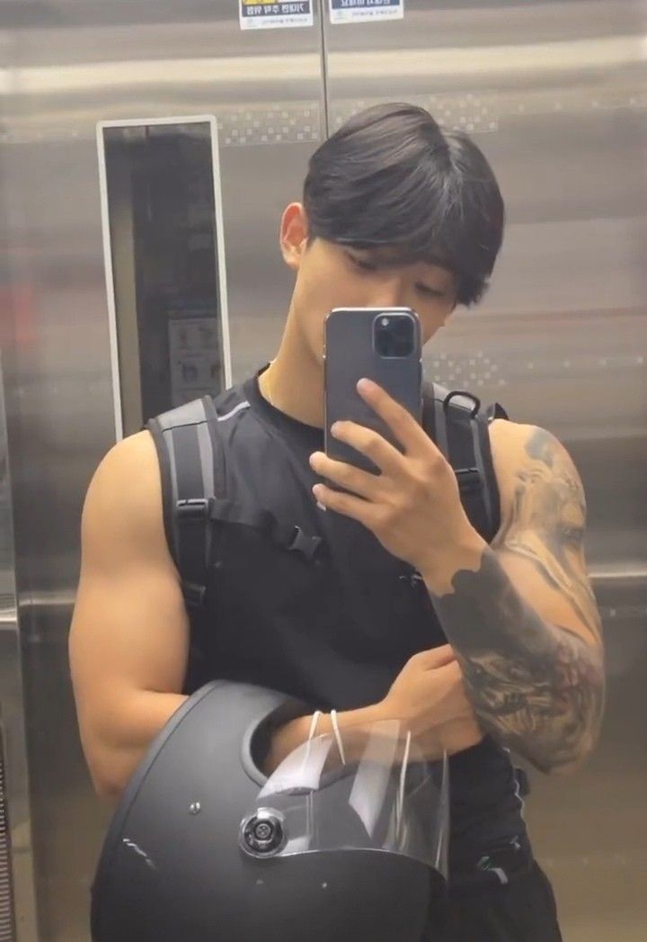 ᅟᅟ
ᅟᅟᅟᅟoi vidas! sentiram minha falta? porque eu senti a de vocês! que tal um rolê na minha aprilia rsv4 hein?
ᅟᅟ
ᅟᅟ