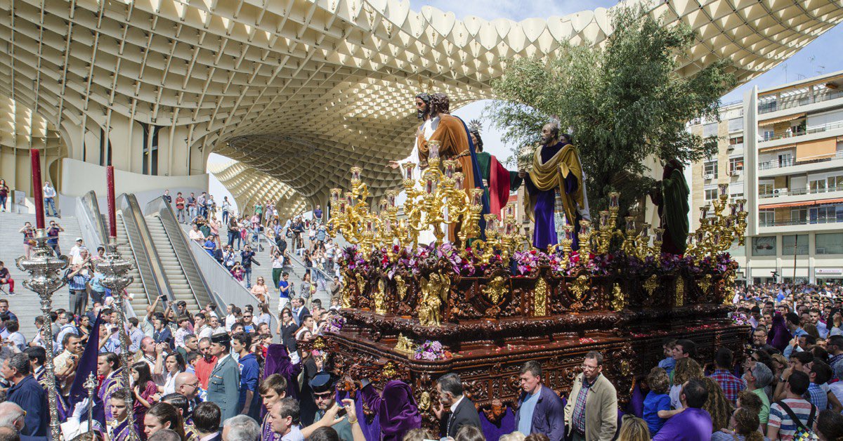 canalesexiliao's tweet photo. Le he preguntado a la IA sobre cual hermandad de Semana Santa de Sevilla serían estos futbolistas del Real Betis Balompié y esto me ha contestado… https://t.co/yNVQazqTY6
