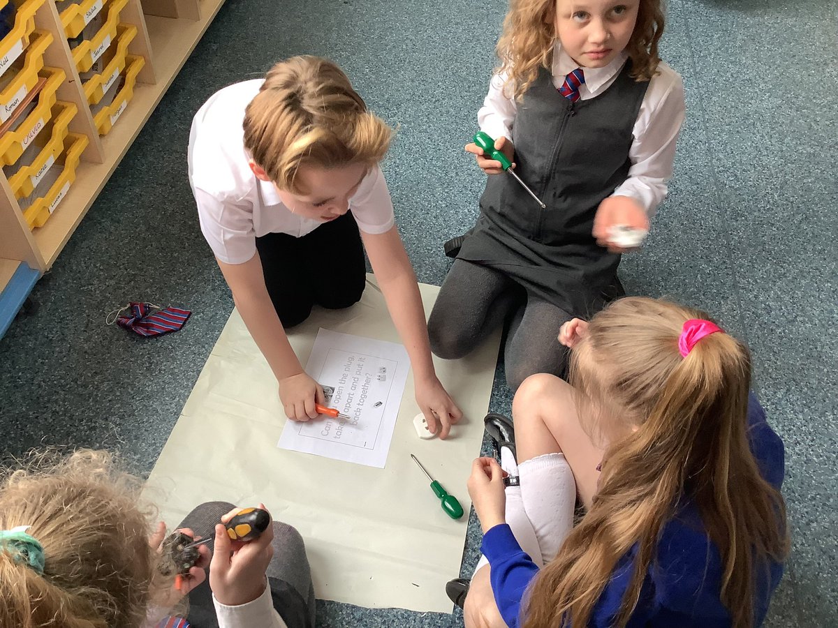 Gateway Academy tweet media