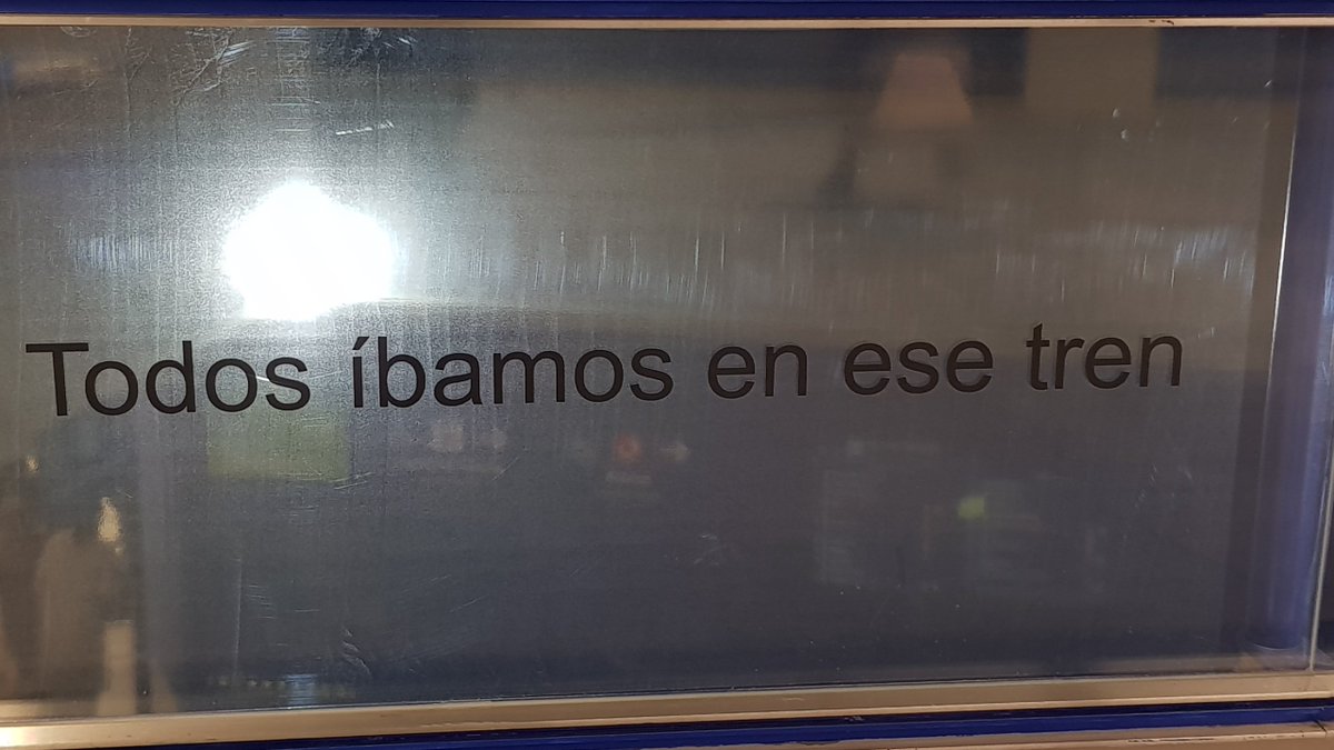Todos los años, desde hace 20, el mismo vacío. 

No os olvidamos, 
a vosotros que podíamos haber sido nosotros,
gente sencilla cogiendo el tren desde la periferia de Madrid para ir a trabajar o estudiar.

#NoOlvidamos #11M #Atocha