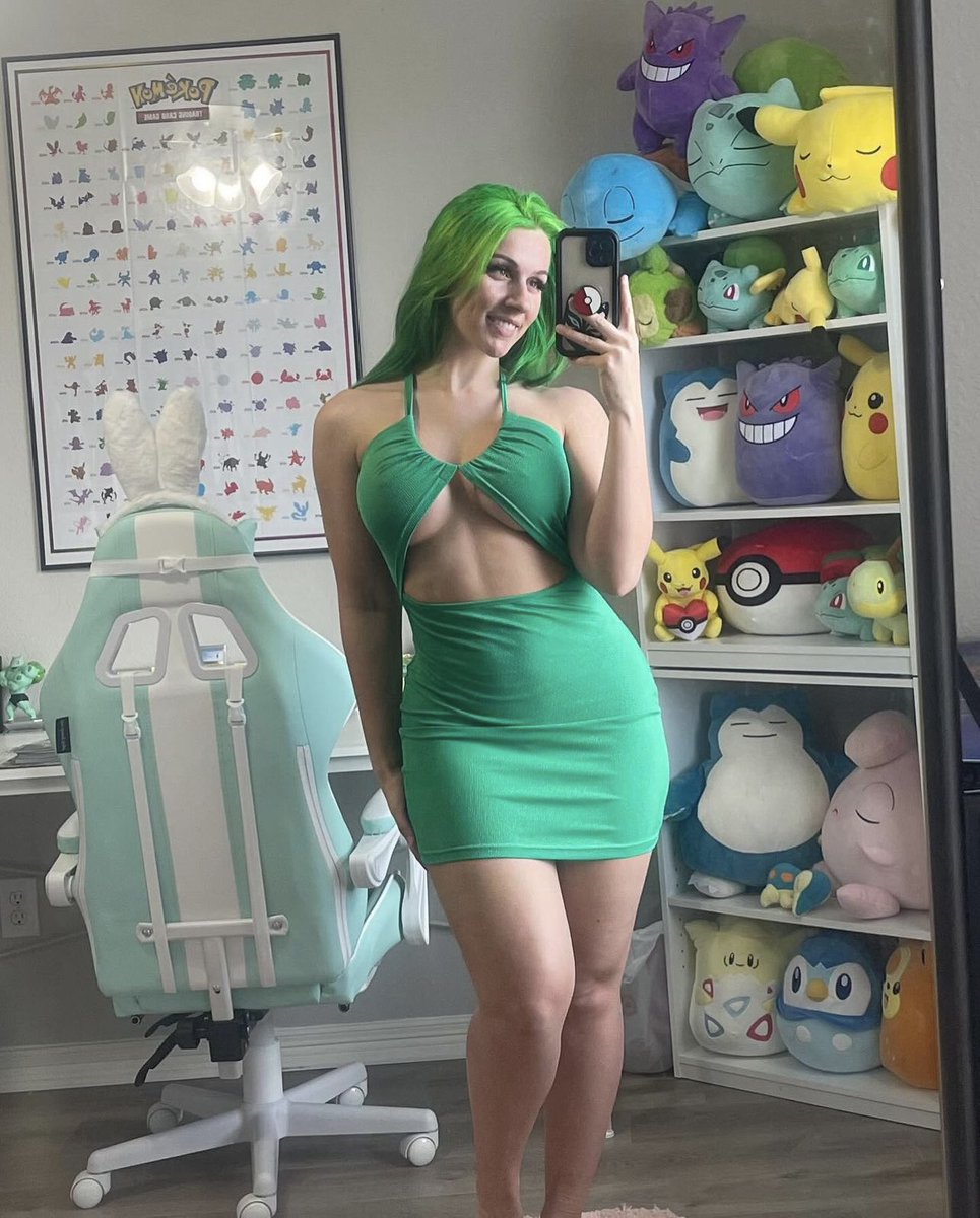 ss_kale_'s tweet photo. New Pokemon room with a green dress 💚 https://t.co/rOgGpD9xJa