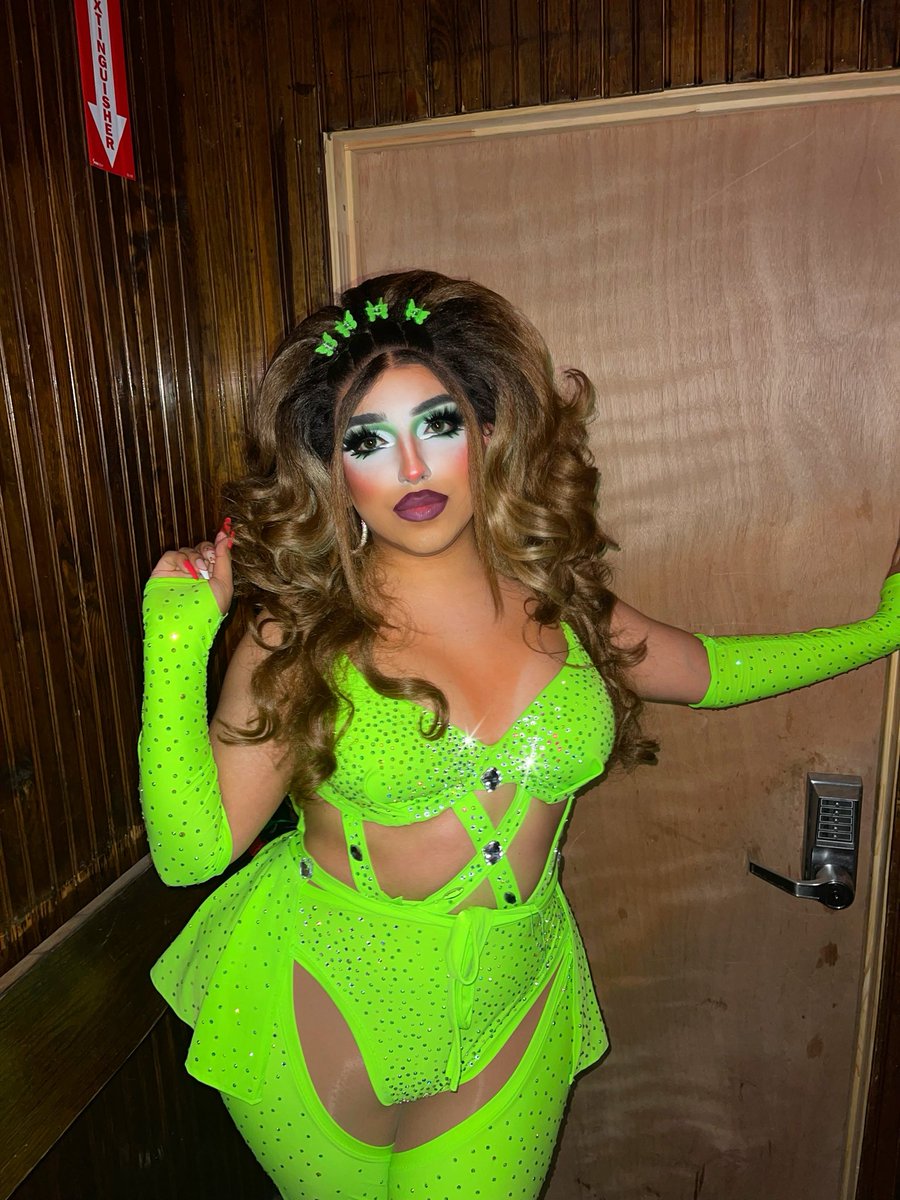 Kitty KUNTour tweet media