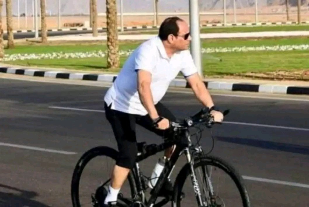 شوفتوا البر بالأم بلحة يزرع بلح علي قبر أم بلحة🤣🤣