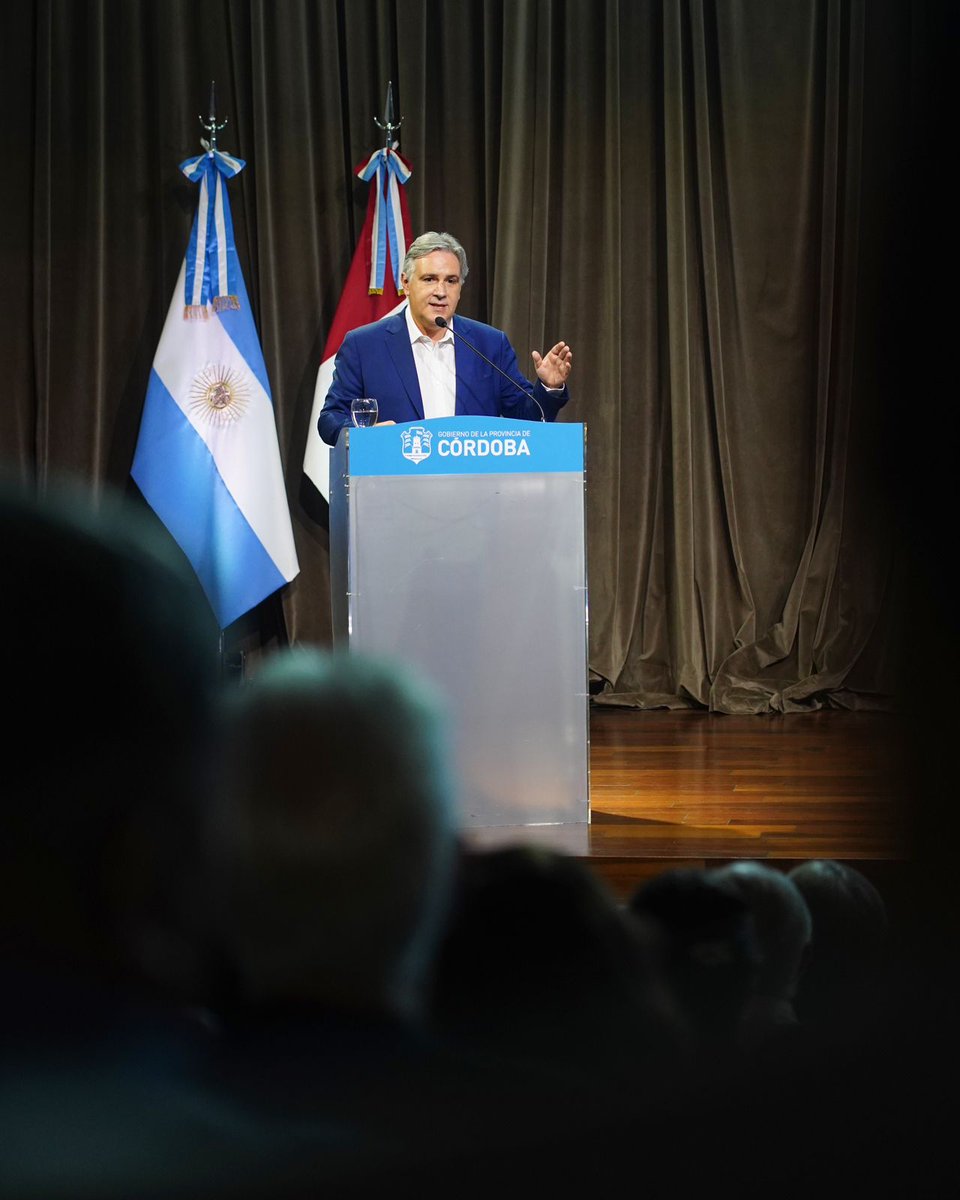 MartinLlaryora's tweet photo. Esta mañana participé del tradicional almuerzo de trabajo de @FMediterranea. Durante el encuentro, que reúne al sector empresarial de nuestra provincia, diserté sobre el trabajo y las medidas implementadas en la gestión para hacer frente a la crisis económica que afecta al país. https://t.co/STPEjwNpra
