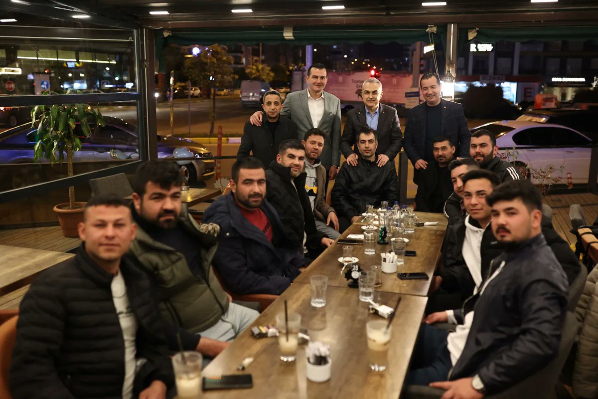 aydinmsavas's tweet photo. Hemşehrilerimizden aldığımız güçle, el ele, gönül gönüle; güzel Aydınımıza hak ettiği değeri vermek için geliyoruz. #yolAçık Aydın ⏳

#mustafasavaş 
#aydın 
#Cumhurİttifakı https://t.co/e7iMPjMwhb