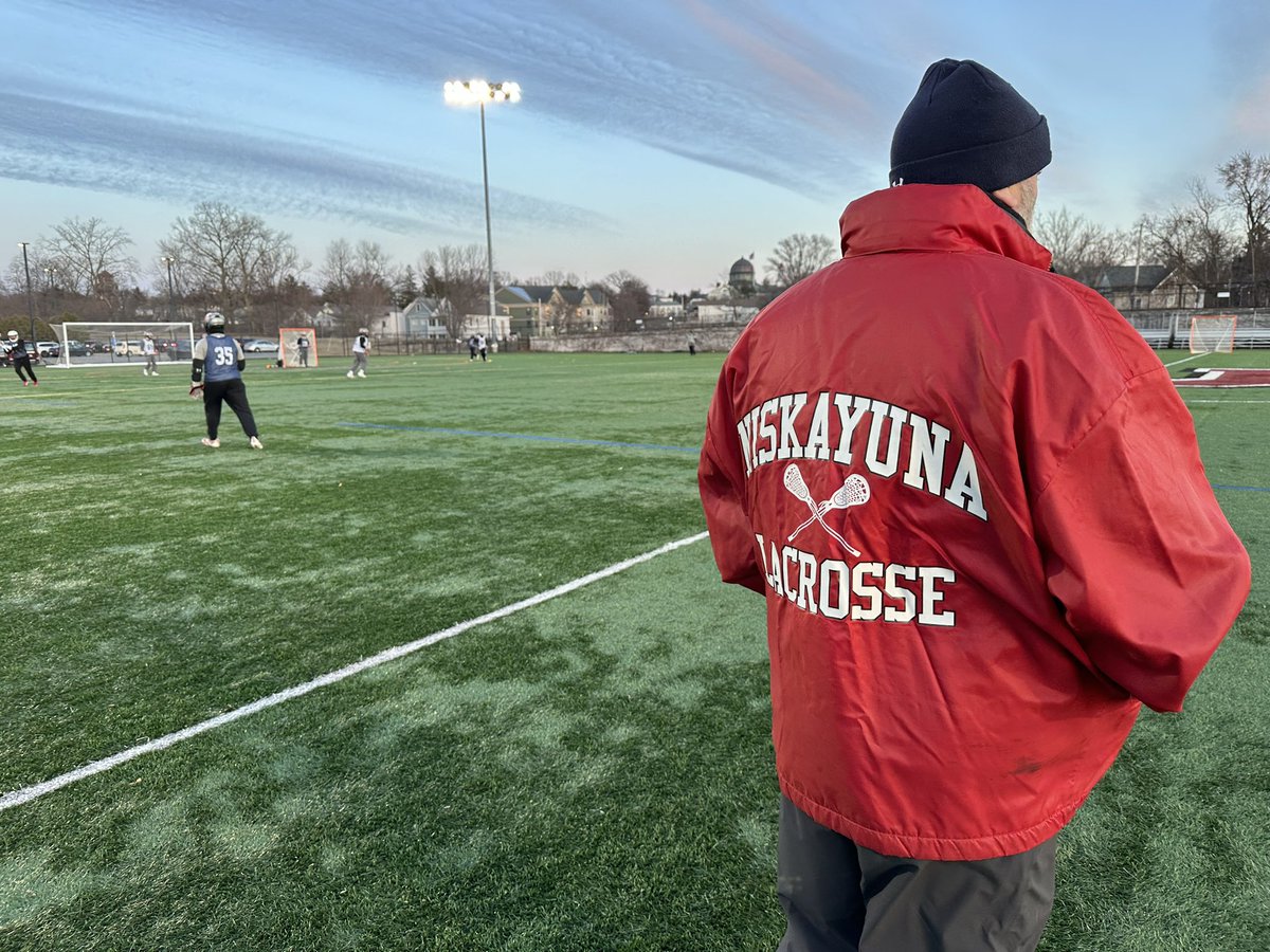 26_win's tweet photo. New year, same jacket… here we go! https://t.co/fYeMEVyOBw
