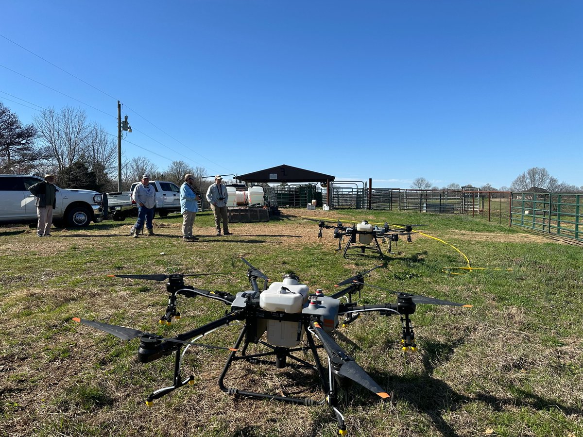 rantizosprays's tweet photo. The spray season has begun. 

The team has started applying in Oregon, Texas and Arkansas. 

Do you have acres you’d like sprayed? Get on the schedule: https://t.co/CXrUwEgTpu

#PrecisionAg
#DroneApplication
#Spray24 https://t.co/UXw2fAGE5d