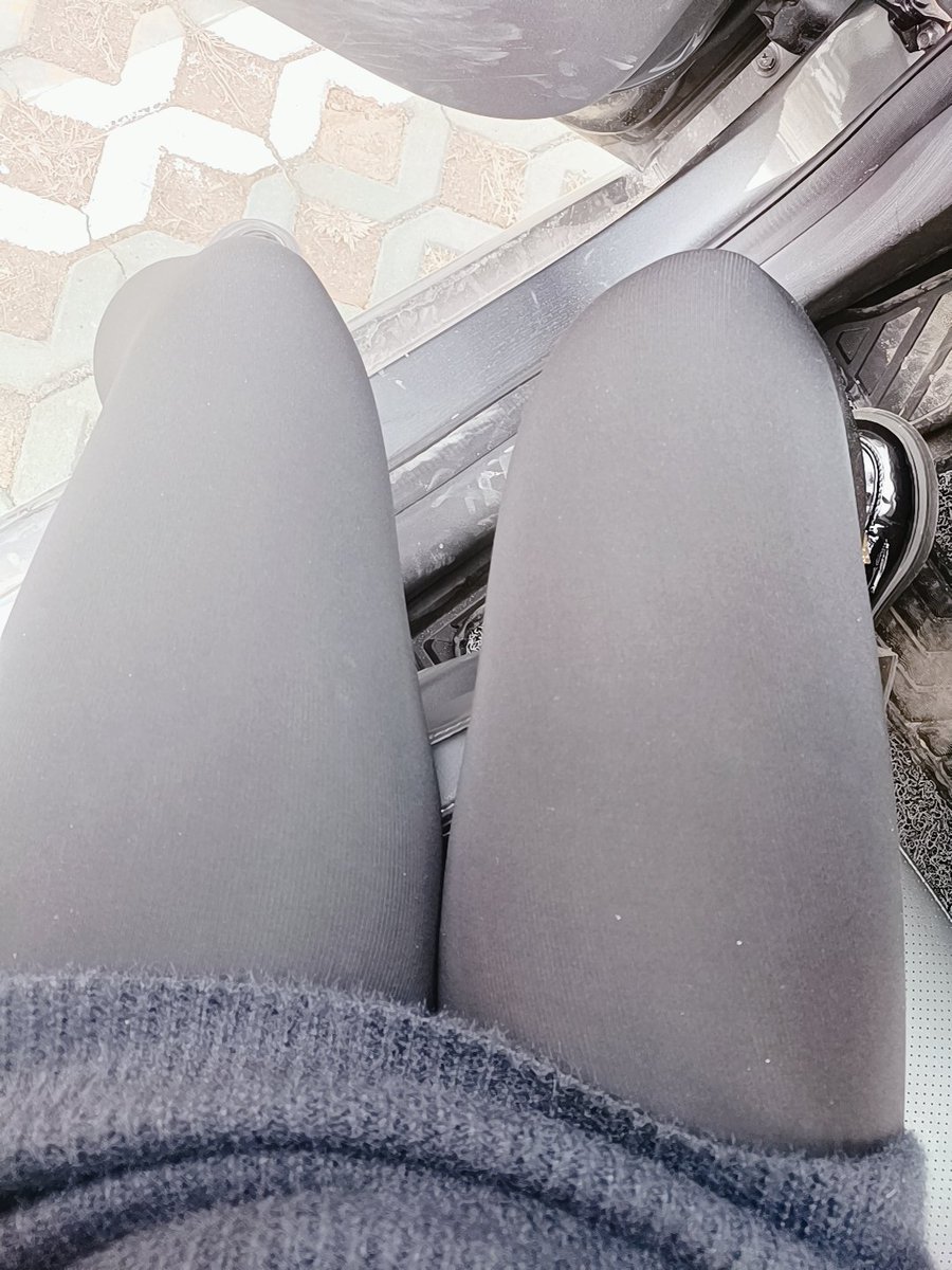 Ailuchude's tweet photo. 公园一日游 #露出 #反差 #线下 #人妻 #绿帽 #黑丝 https://t.co/319VAM1v1J