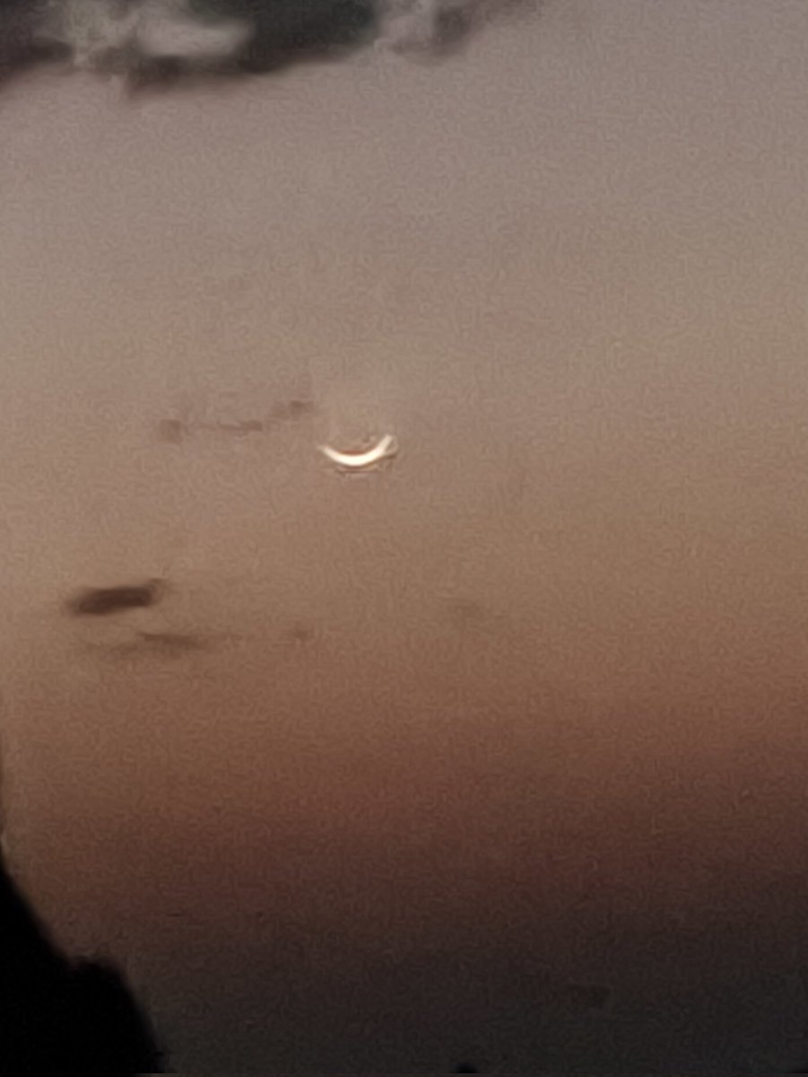 مبارک ہو سارے مسلمانوں کا رمضان کا چاند نظر اگیا ہے