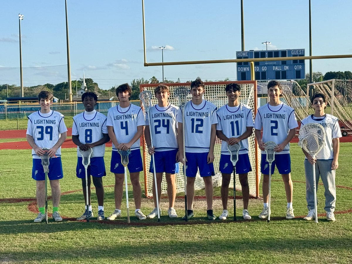 DrKFried's tweet photo. Exciting Senior Night for our boys lacrosse players! So proud of their hard work on and off the field and representation of the Bay. Keep soaring! ⚡️🥍#SeniorNight #BayPride @TeamCypressBay https://t.co/zjlc1AI9G9