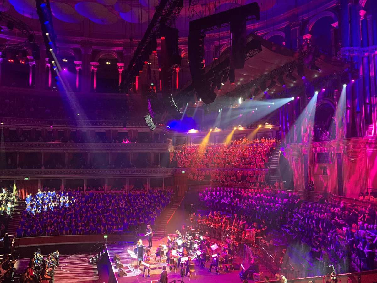 MartinWhelton's tweet photo. What an amazing night at the #musicisforlife @mertonmusic concert at the Royal Albert Hall seeing hundreds of Merton schoolchildren perform with so many talented musicians. So proud of them all and a night to remember. Thanks goes to all their schools and teachers https://t.co/PmWpVtQiki