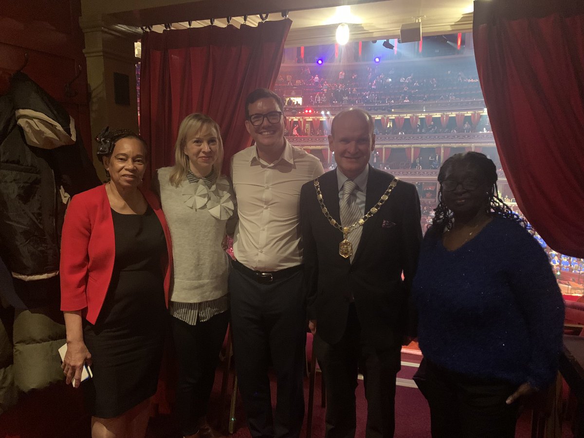 MartinWhelton's tweet photo. What an amazing night at the #musicisforlife @mertonmusic concert at the Royal Albert Hall seeing hundreds of Merton schoolchildren perform with so many talented musicians. So proud of them all and a night to remember. Thanks goes to all their schools and teachers https://t.co/PmWpVtQiki