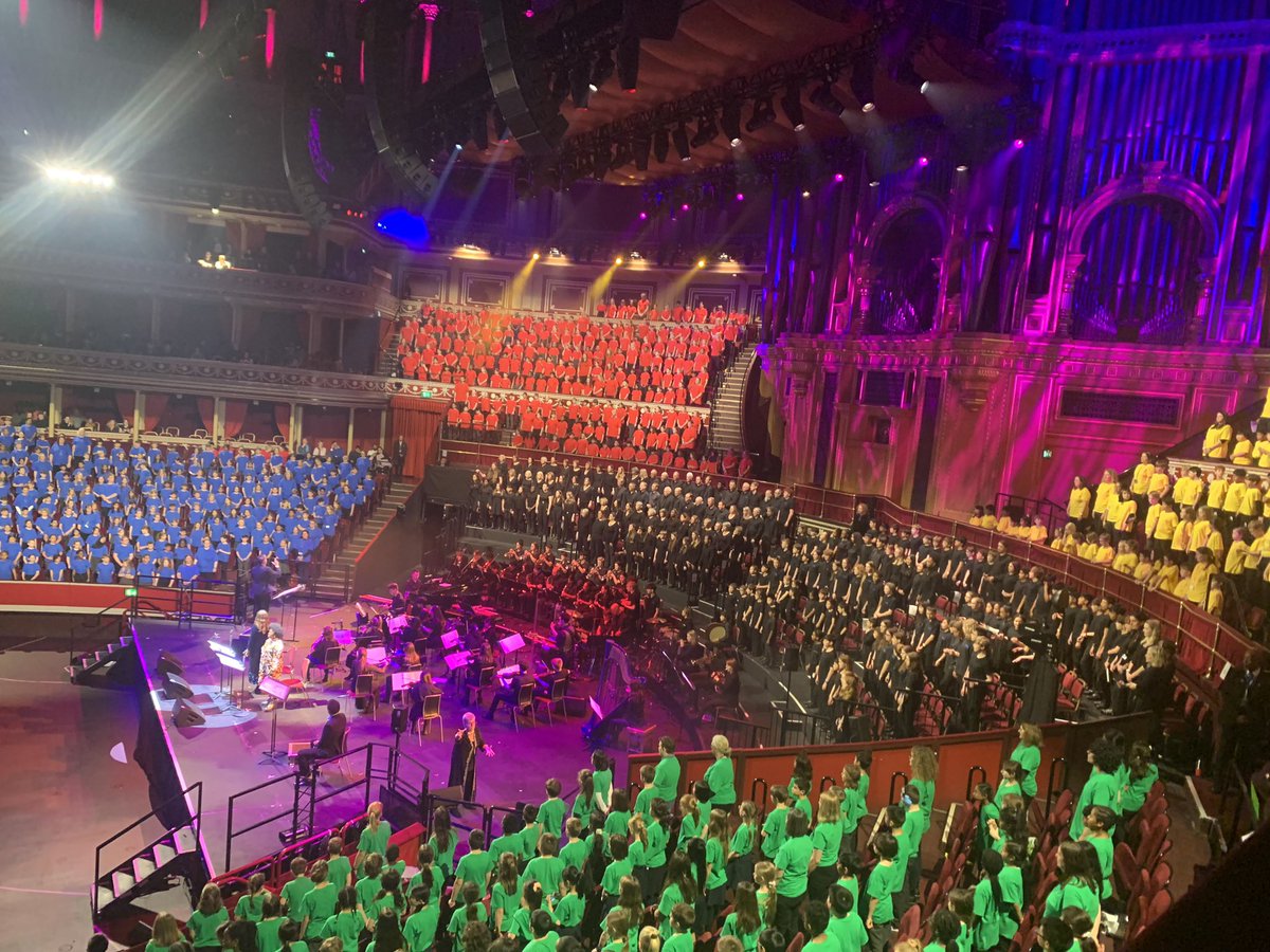 MartinWhelton's tweet photo. What an amazing night at the #musicisforlife @mertonmusic concert at the Royal Albert Hall seeing hundreds of Merton schoolchildren perform with so many talented musicians. So proud of them all and a night to remember. Thanks goes to all their schools and teachers https://t.co/PmWpVtQiki
