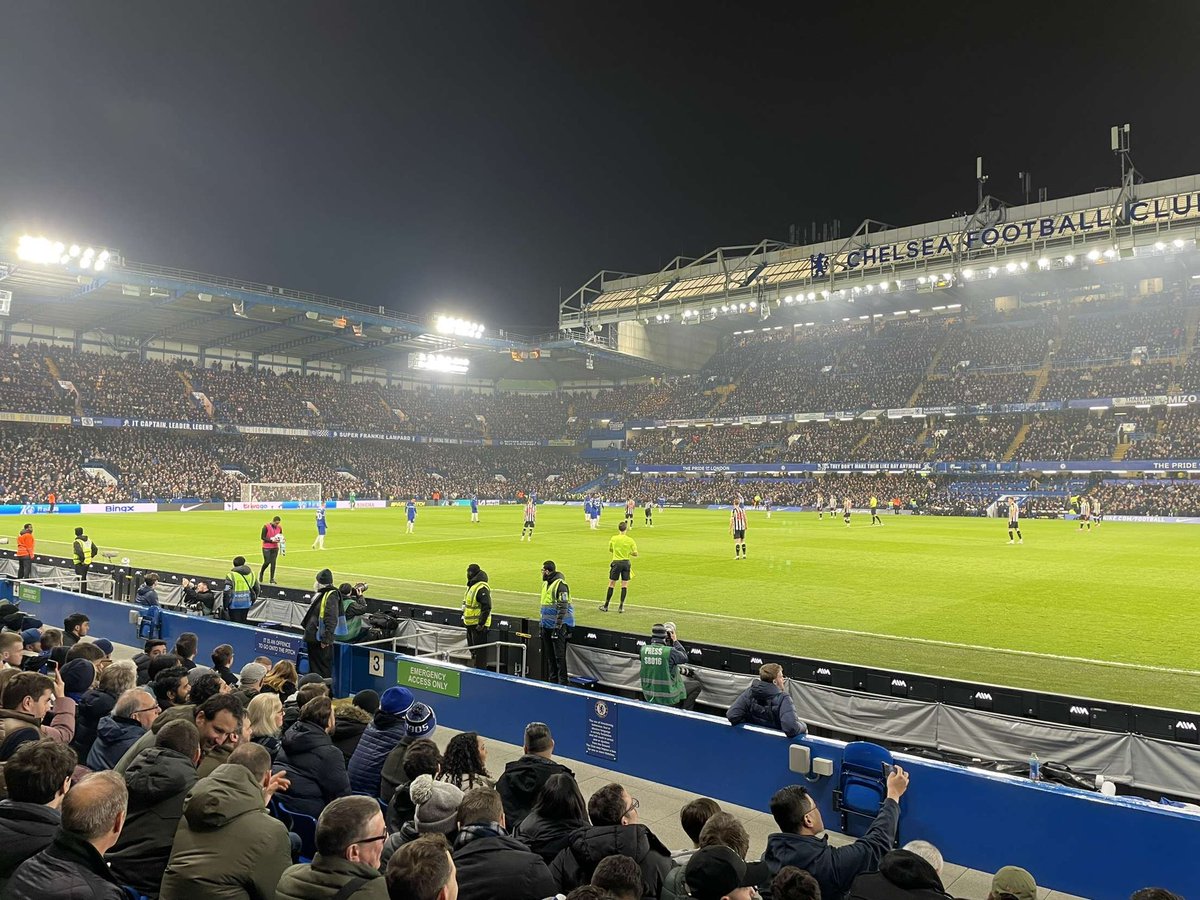 Feuille_2match's tweet photo. Ce soir nous étions à Stamford Bridge voir Chelsea-Newcastle ! ⚽️🏴󠁧󠁢󠁥󠁮󠁧󠁿

Victoire 3-2 des Blues 🔵⚪️ et quelle ambiance 🤯

#ChelseaFC #Newcastle #PremiereLeague https://t.co/OZC2UlNoIP