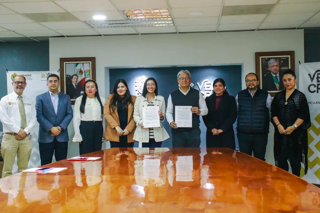 WalMtzOlvera's tweet photo. Una forma de gobierno humanista, valoriza a las poblaciones vulneradas, optimizando los registros administrativos que ayuden a visibilizar características y necesidades de las comunidades. En @PROGOB_Veracruz  celebramos los acuerdos con @VerSEDESOL y @SEducacionVer para tal fin. https://t.co/Z0nYoAZxwS