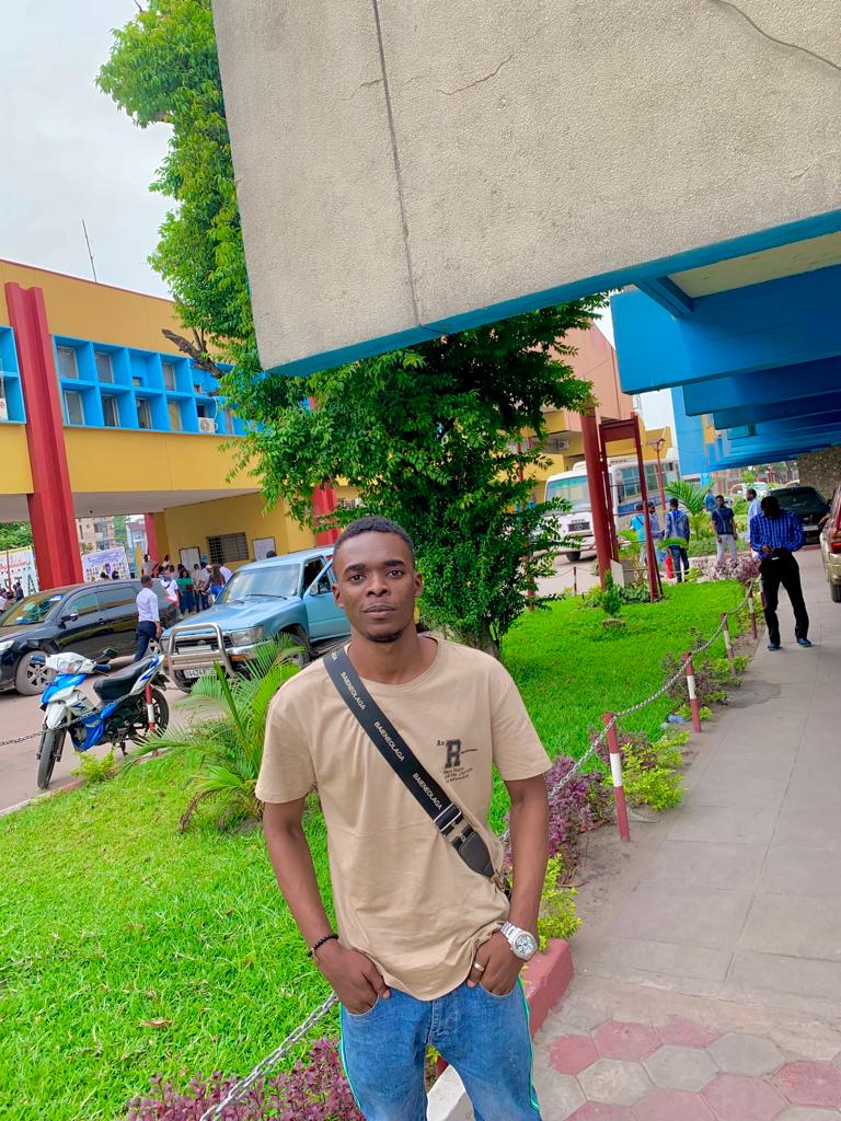 Abouba_Walkover's tweet photo. Derrière chaque sourire se cache la plus grande tristesse qu’on ne peut pas expliquer
…💔🥺
Aboubakar_Walkover243 @Abouba_Walkover https://t.co/44yc61HJm3