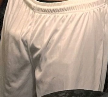 RosarinoPT's tweet photo. Jona futbolista uruguayo... marca lindo el pendejo... 🤤 y le encanta calentar #bulto #futbolista #uruguayo #bulge #paquete #mojado #manguereandose #veranitosexy #verani https://t.co/u4LaJwv4il