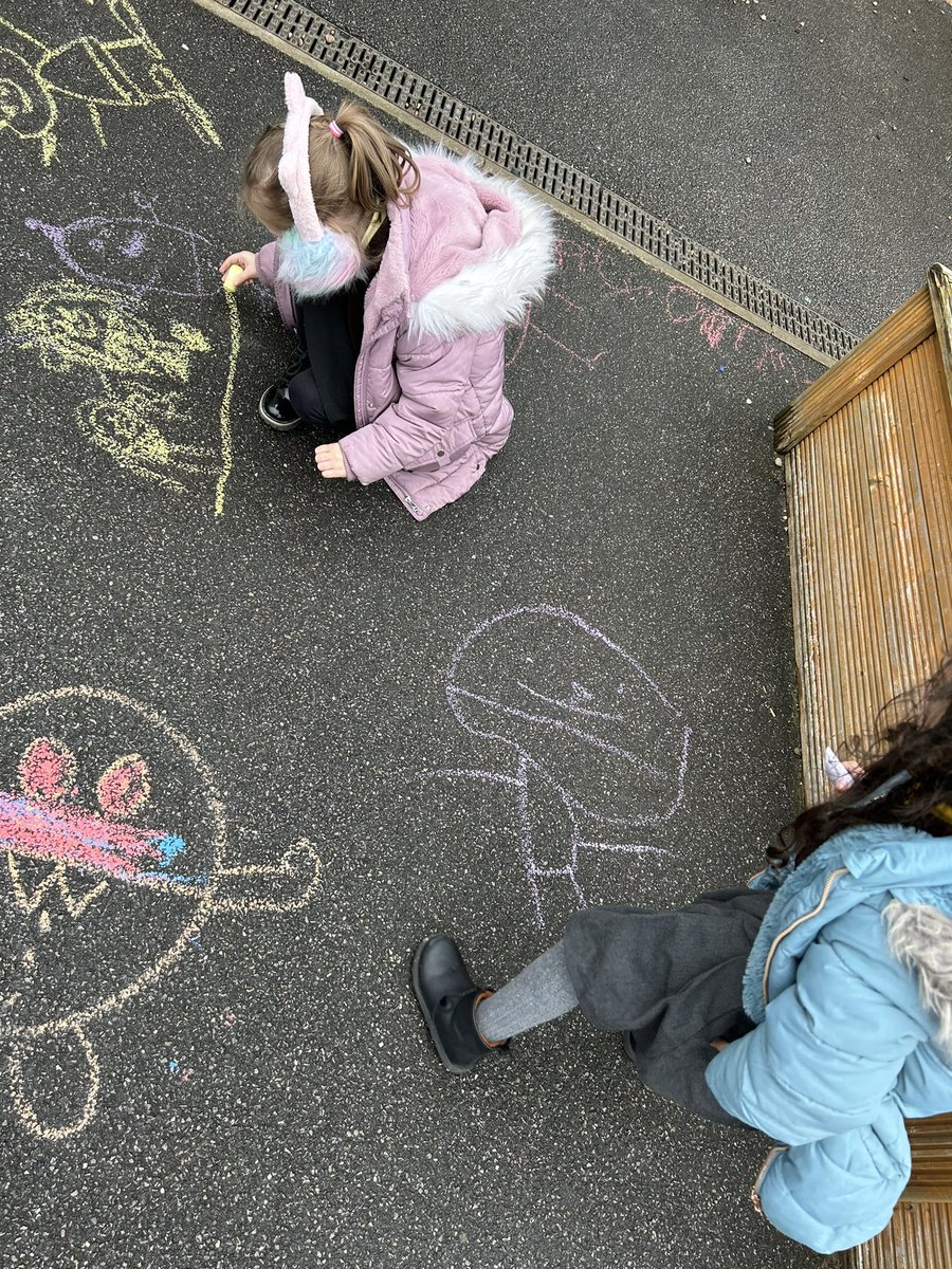 EastfieldPSHull's tweet image. Who pushed Humpty Dumpty? FWK are on the case. Imaginations were buzzing this morning as the children wondered who it could have been! #epsFWK #epswriting